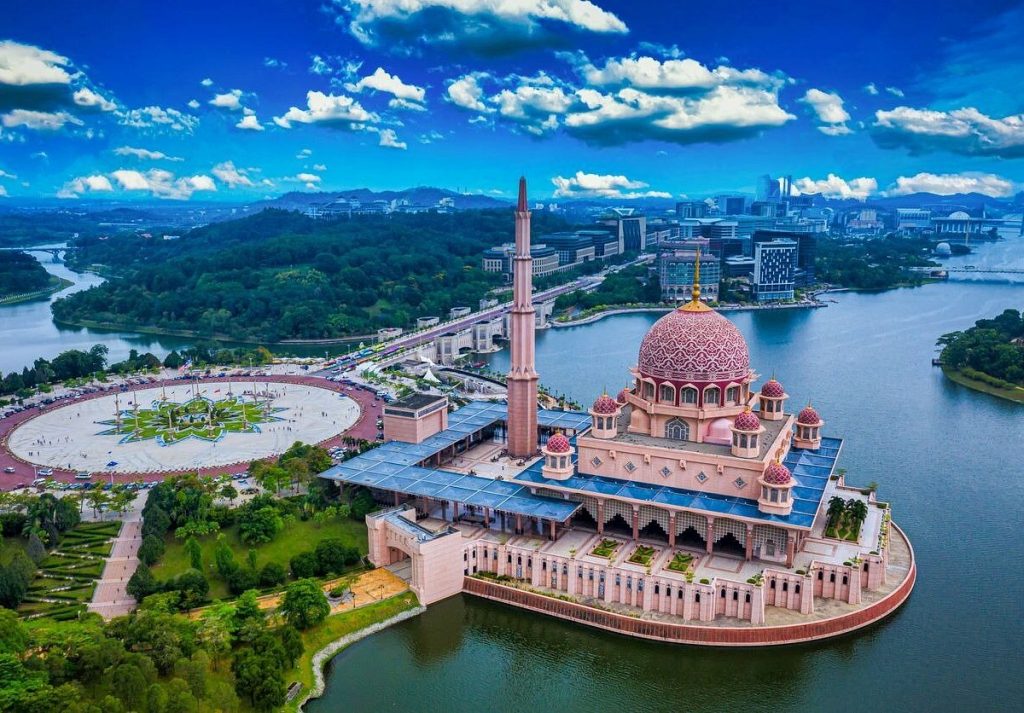 Surprise Your Loved One With Malaysia Holiday Packages 